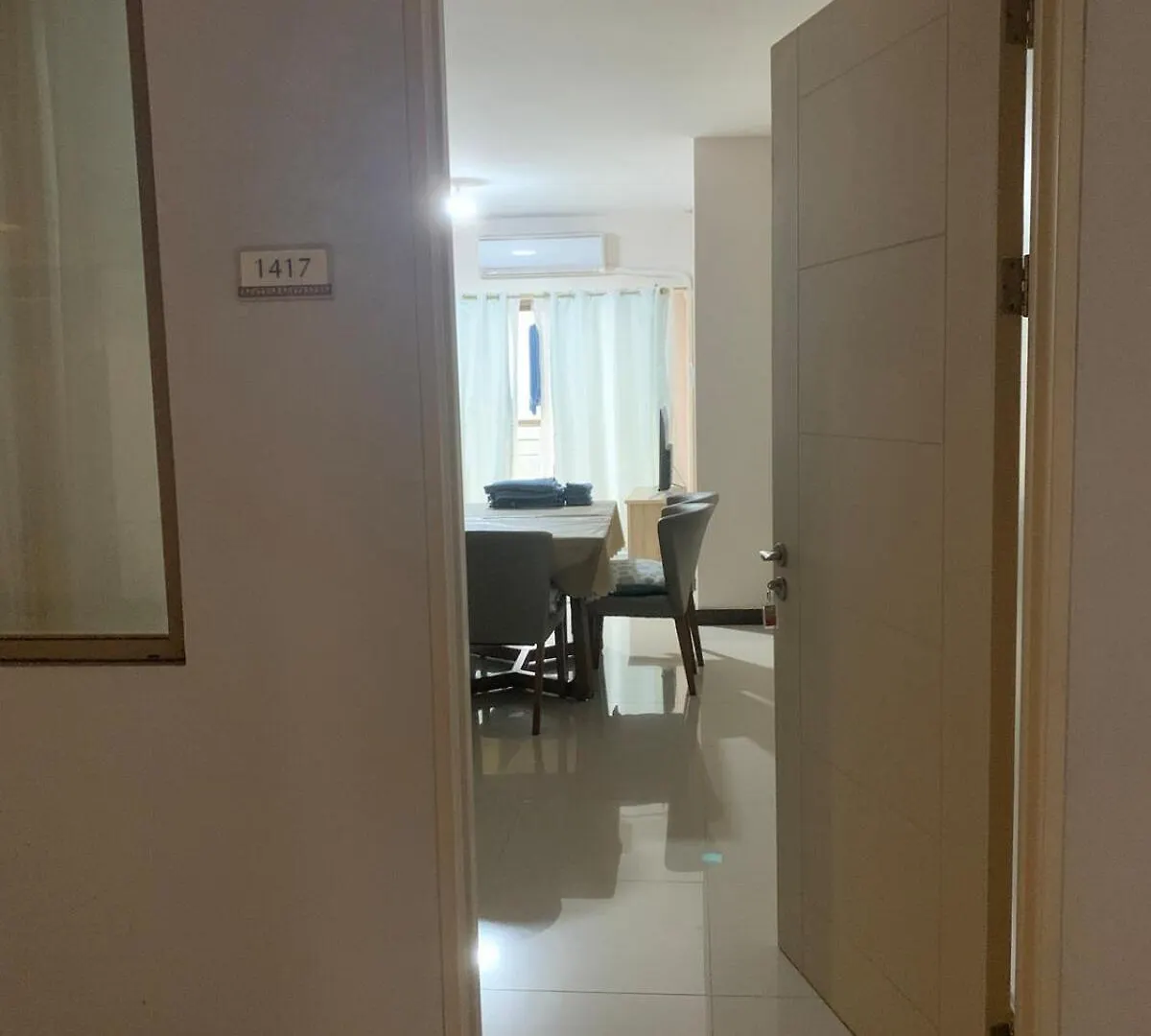 Lovely 3 Bedroom Condo Unit With Free Parking Space Manila
