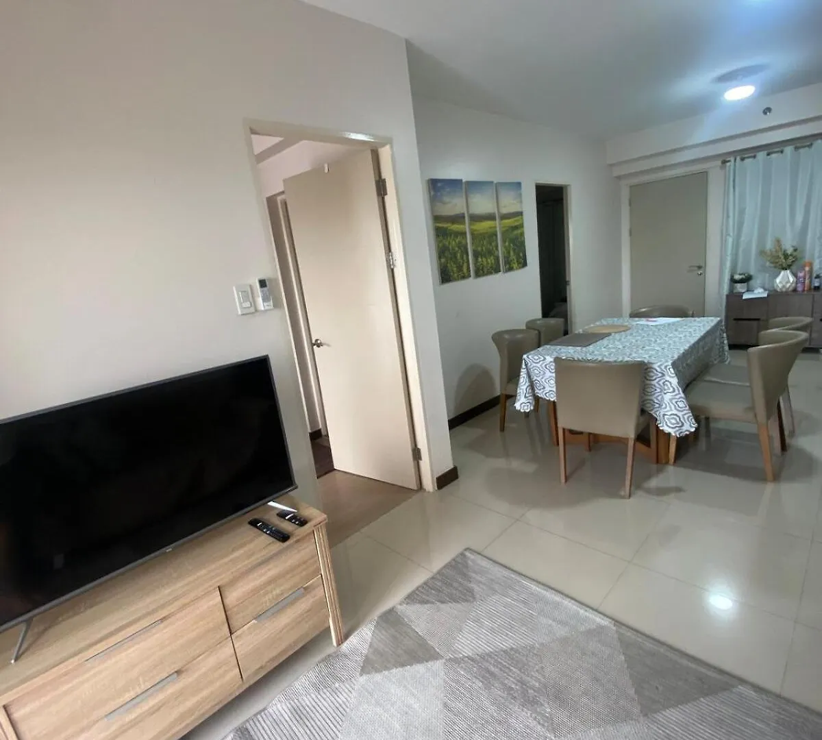 Lovely 3 Bedroom Condo Unit With Free Parking Space Manila