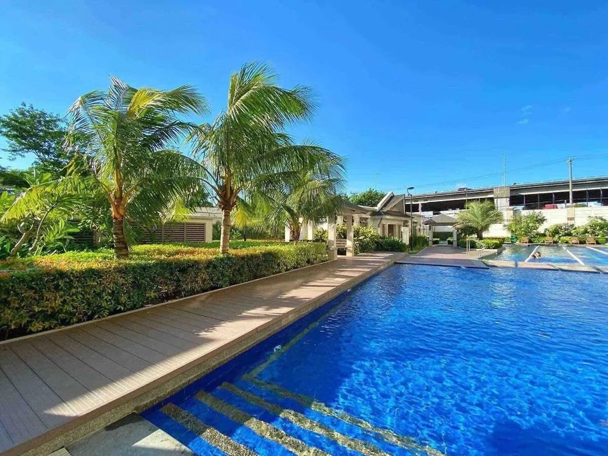 Lovely 3 Bedroom Condo Unit With Free Parking Space Manila 0*,  Philippines