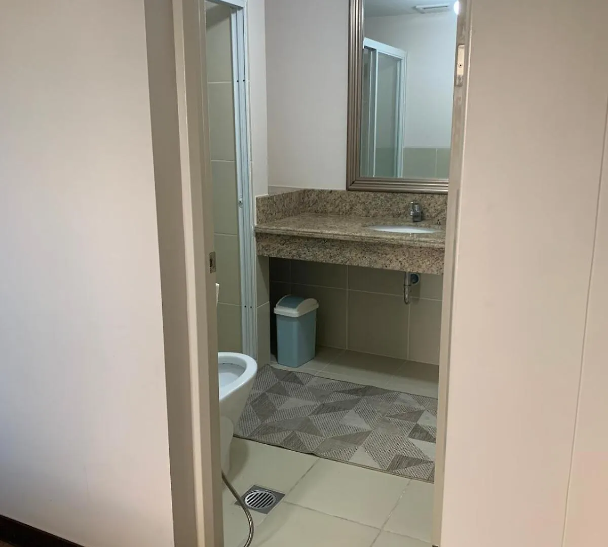 Lovely 3 Bedroom Condo Unit With Free Parking Space Manila Philippines